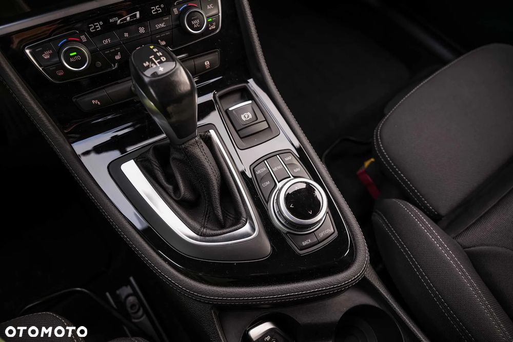 BMW Seria 2 218i Sport Line - 23