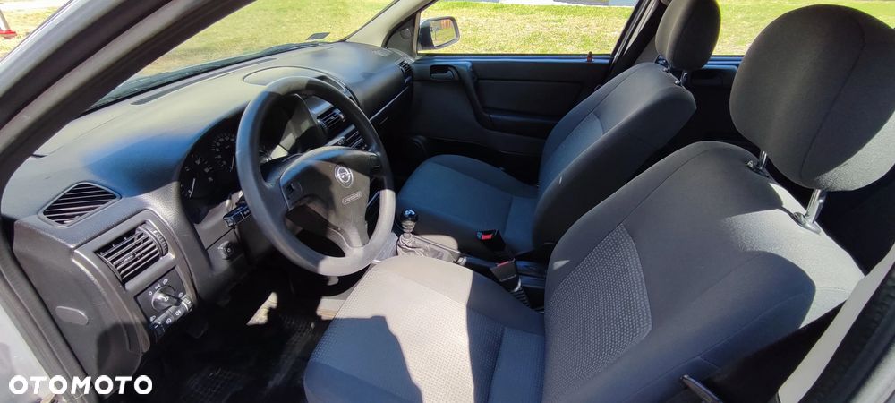 Opel Astra 1.4 111 - 10