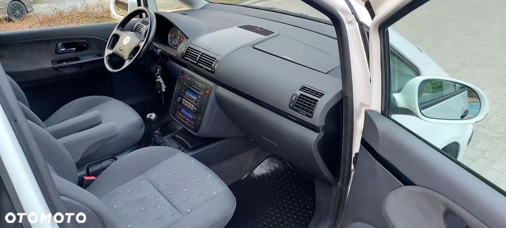 Volkswagen Sharan 1.9 TDI Trendline - 26