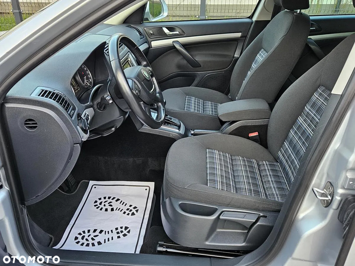 Skoda Octavia Combi 2.0 TDI DPF DSG FAMILY - 22