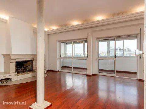 Arrendamento de apartamento T5 Duplex Vista Rio no Centro de Almada - Grande imagem: 2/39