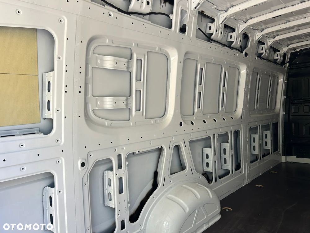 Volkswagen CRAFTER L5H2 NAJDŁUŻSZY LONG / POLIFT VIRTUAL / GWARANCJA + PAKIET SERWISOWY DO 2030 ROKU / JEDYNIE 5 TYŚ. KM PRZEBIEGU / KAMERA COFANIA / SILNIK 140 KM !! - 12