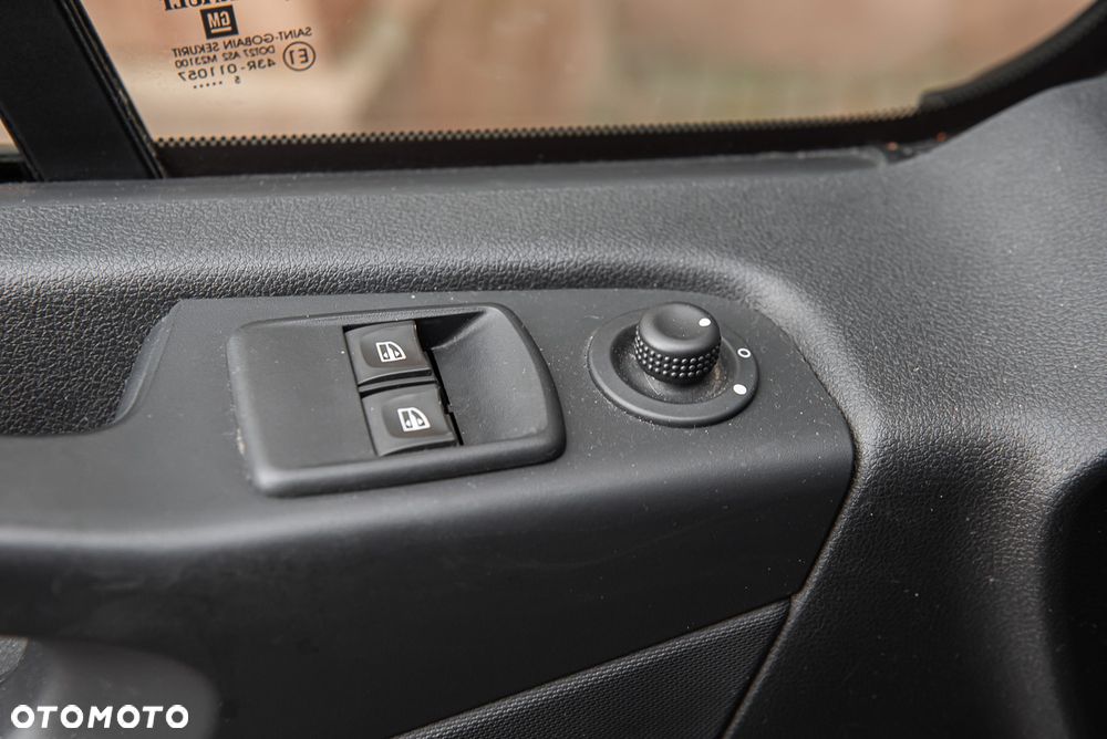 Opel VIVARO KARAWAN - 13