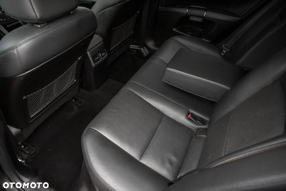 Suzuki Kizashi 2.4 Sport 4WD CVT - 27