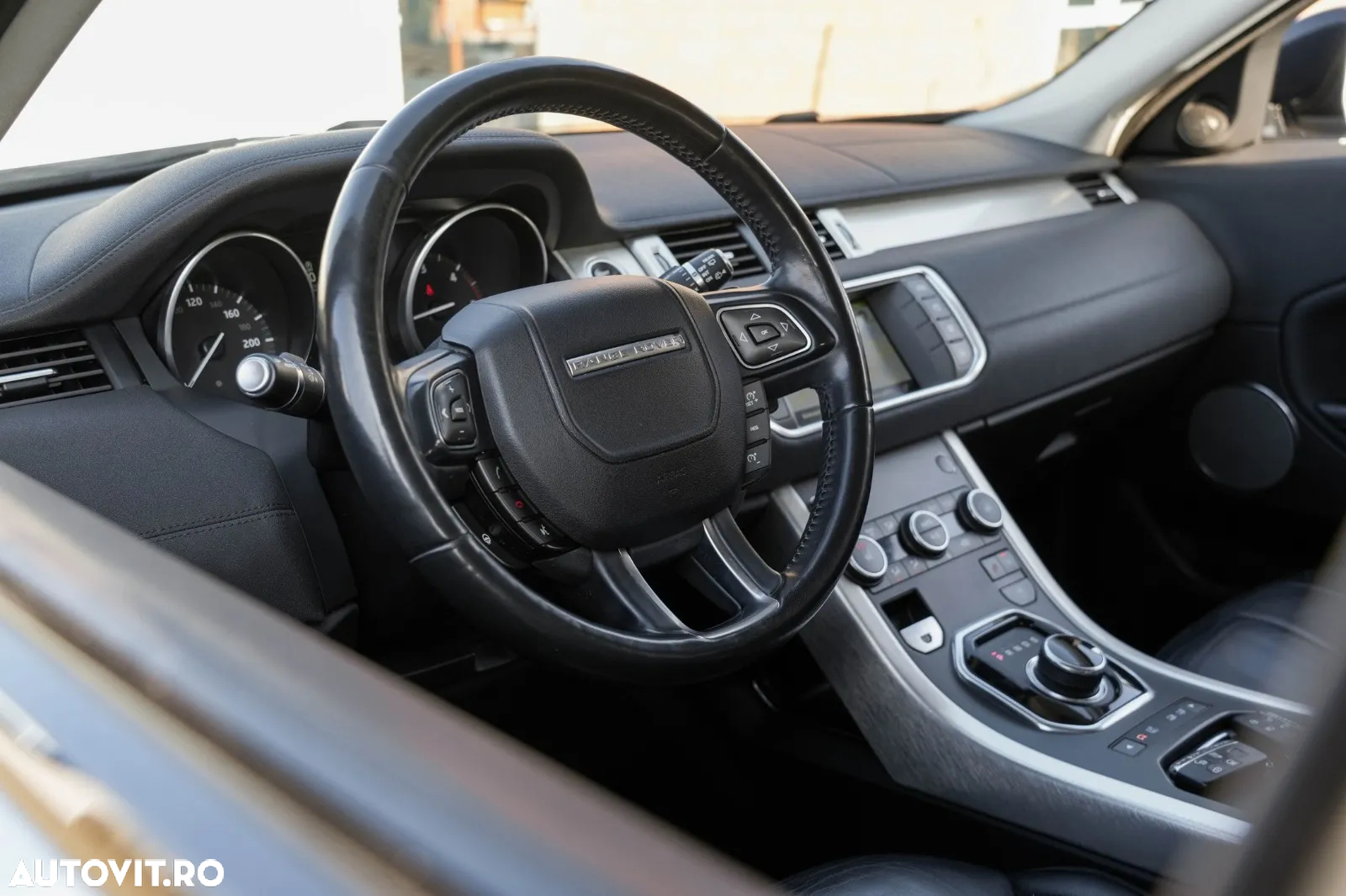 Land Rover Range Rover Evoque - 16