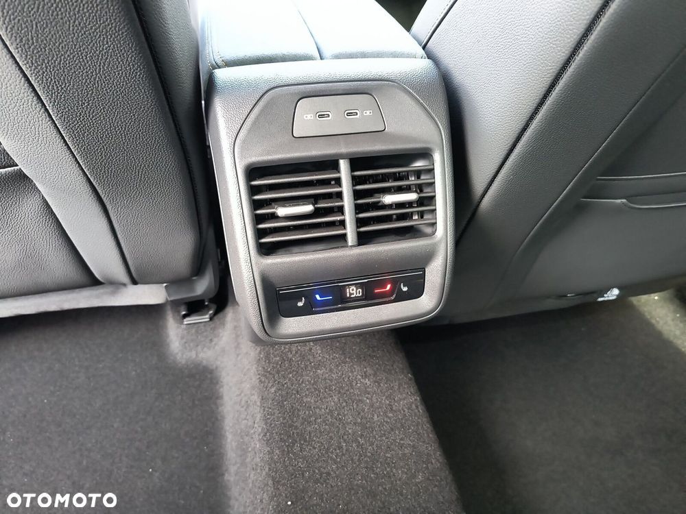 Skoda Superb 2.0 TDI SCR 4x4 Drive DSG - 27