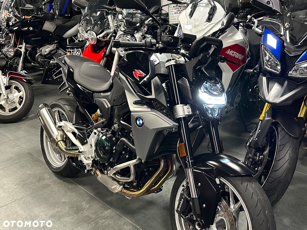 BMW F - 21