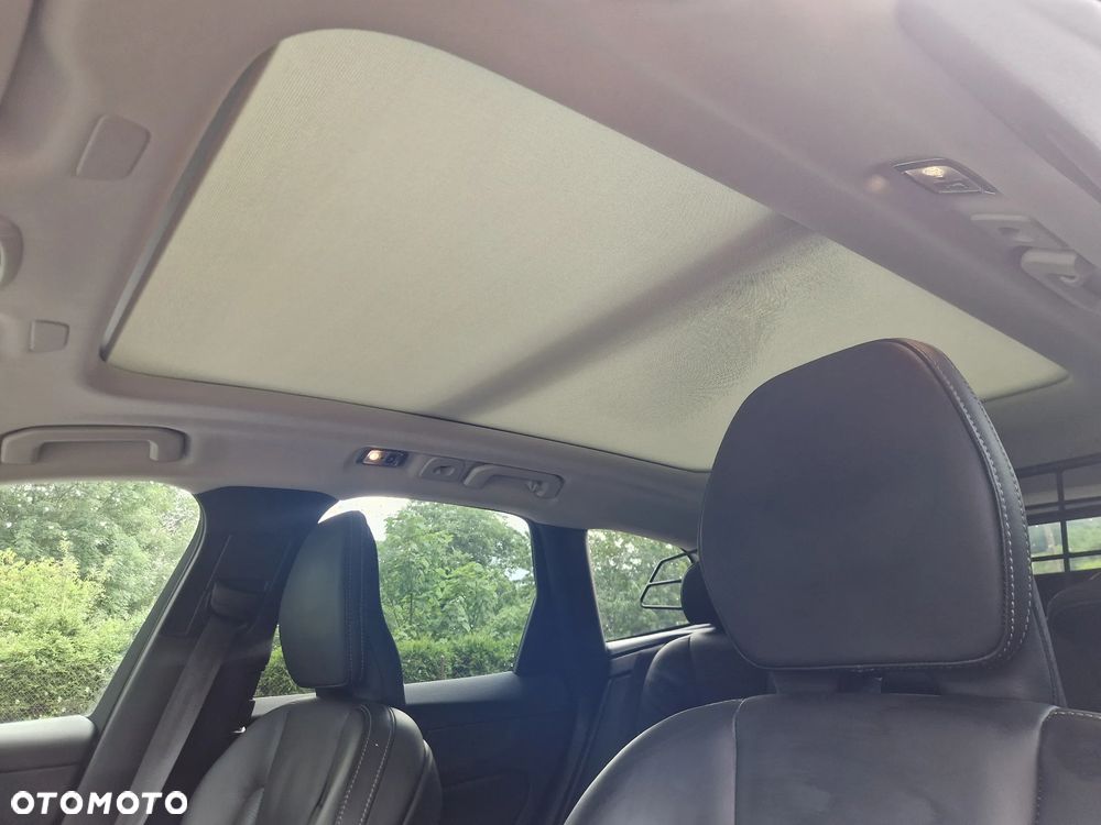 Volvo XC 60 B5 D AWD Geartronic Momentum - 31