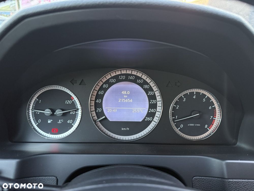 Mercedes-Benz Klasa C 180 K BlueEff Classic - 32