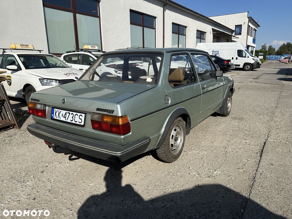 Volkswagen Jetta - 2