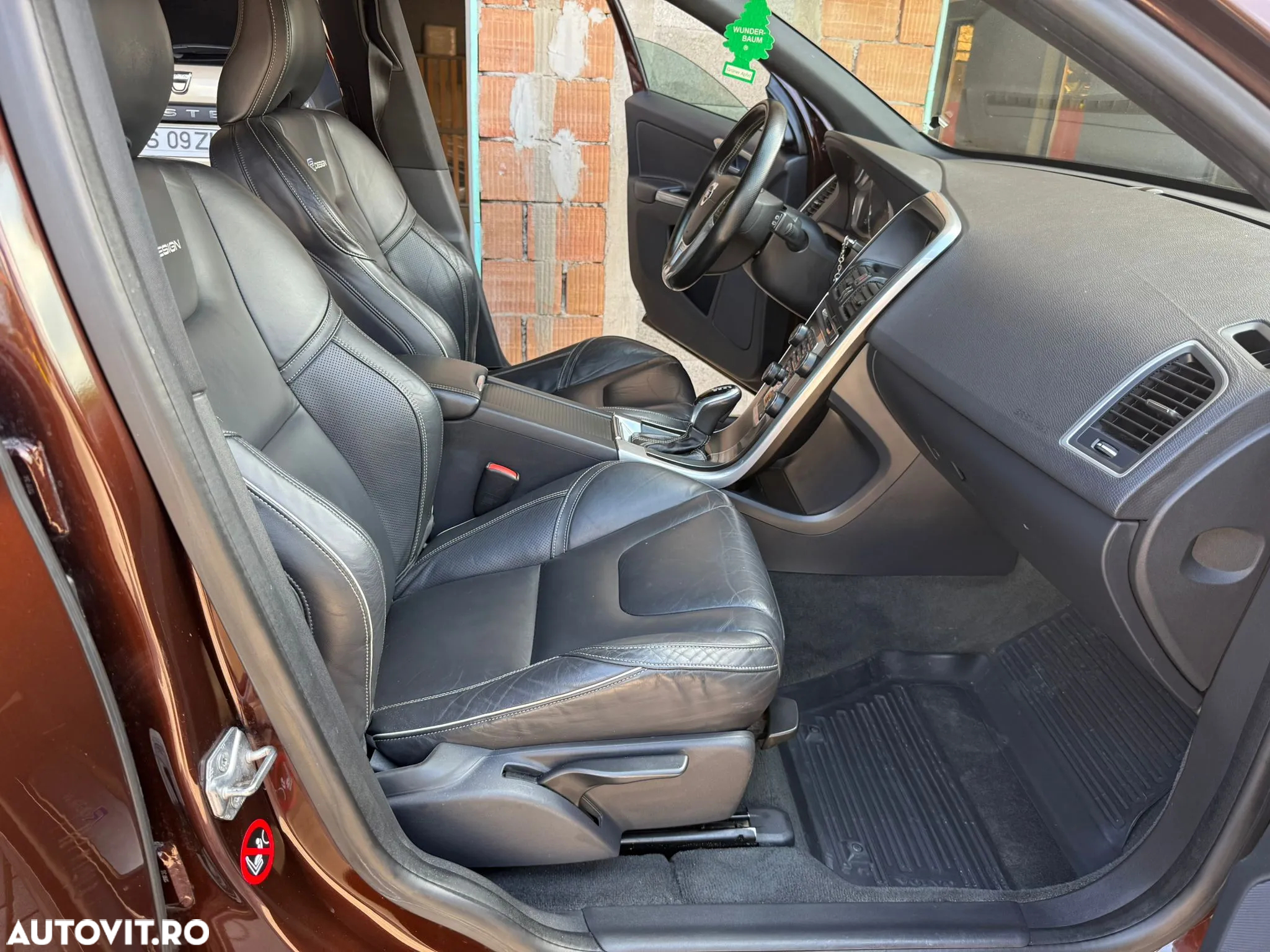 Volvo XC 60 D4 AWD Geartronic RDesign - 13