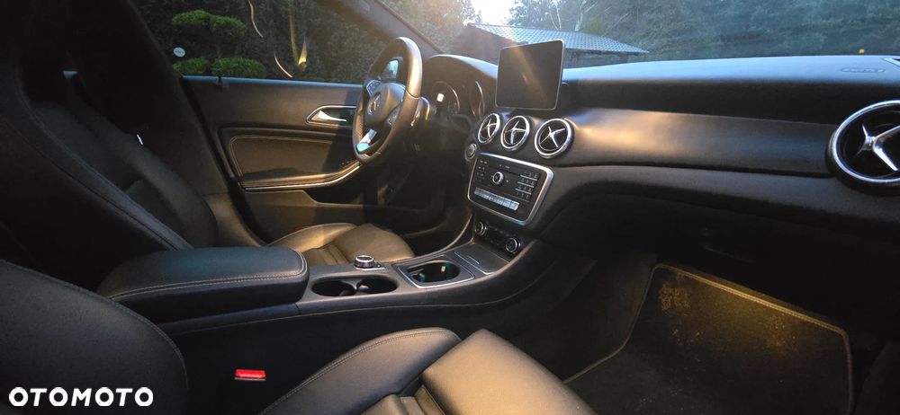 Mercedes-Benz CLA 250 4Matic 7G-DCT SCORE - 13