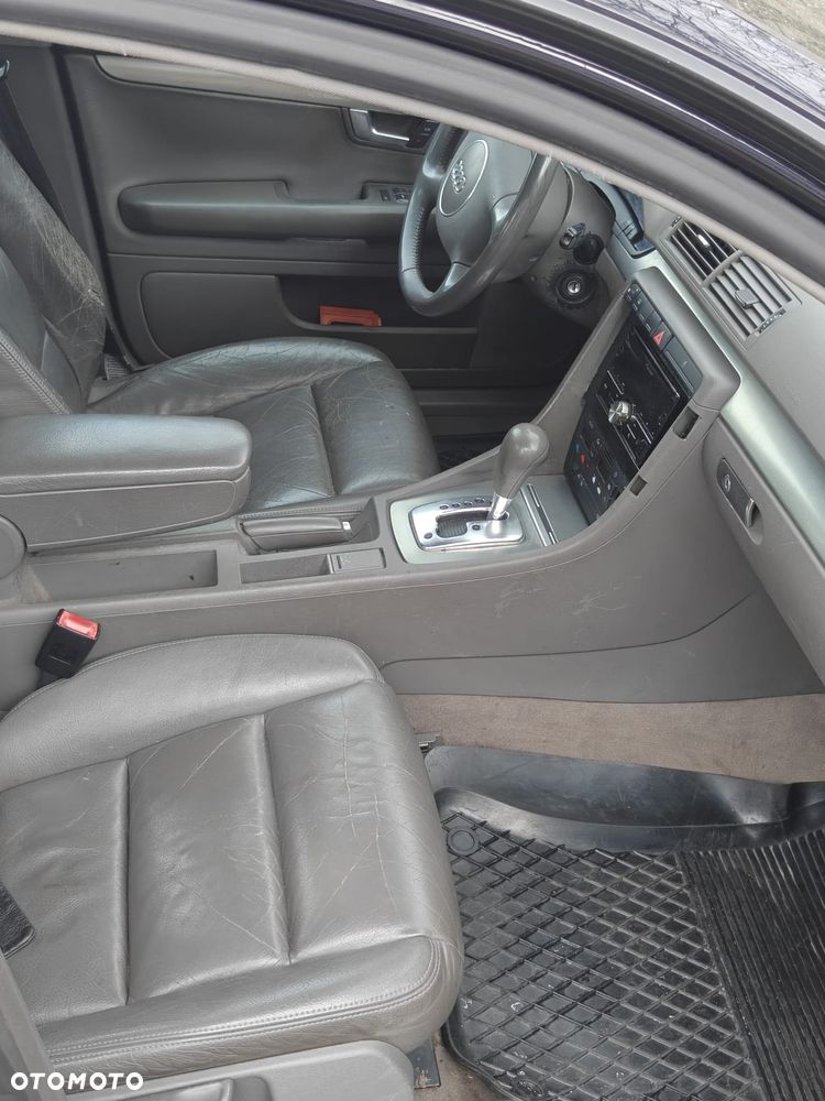 Audi A4 Limousine - 11