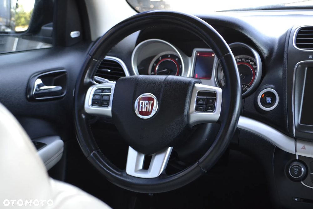Fiat Freemont 2.0 Multijet Lounge AWD - 24