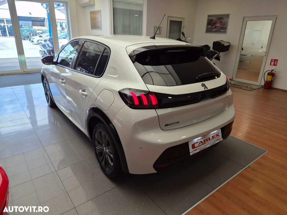 Peugeot 208 e-208 Allure - 8