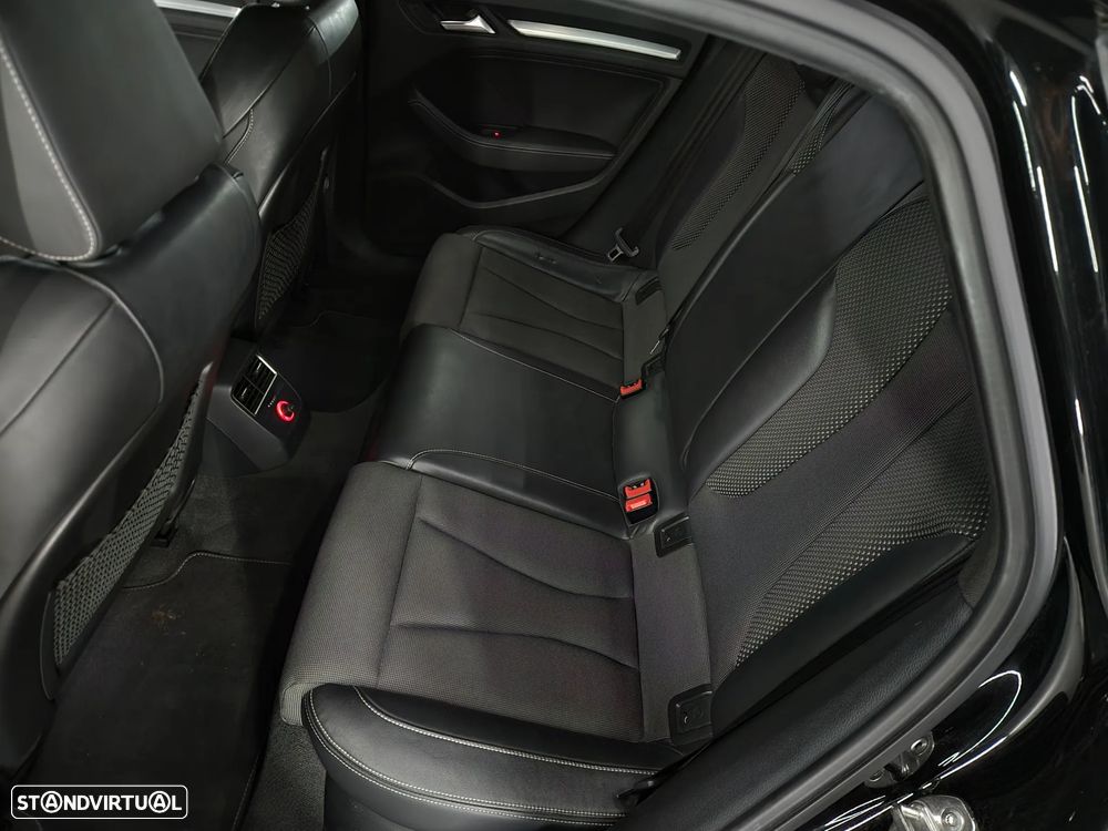 Audi A3 1.6 TDI S-line - 17