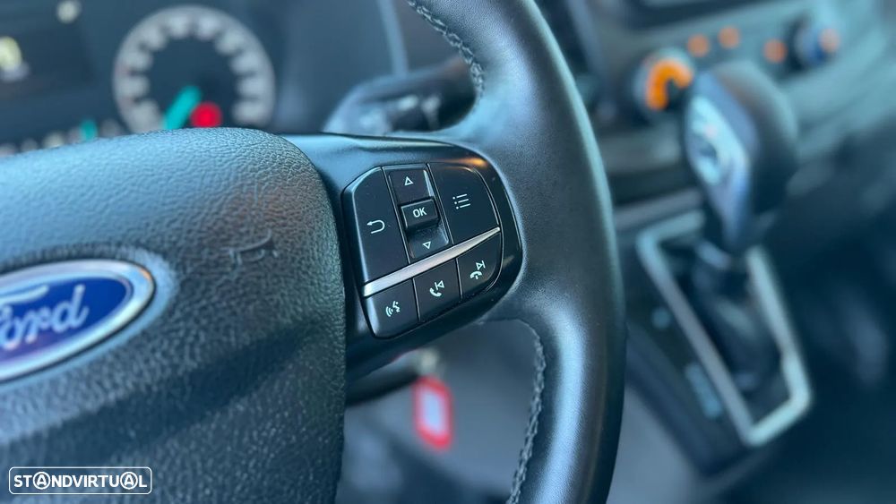 Ford Transit Custom 2.0 TDCi CX Automática - 30