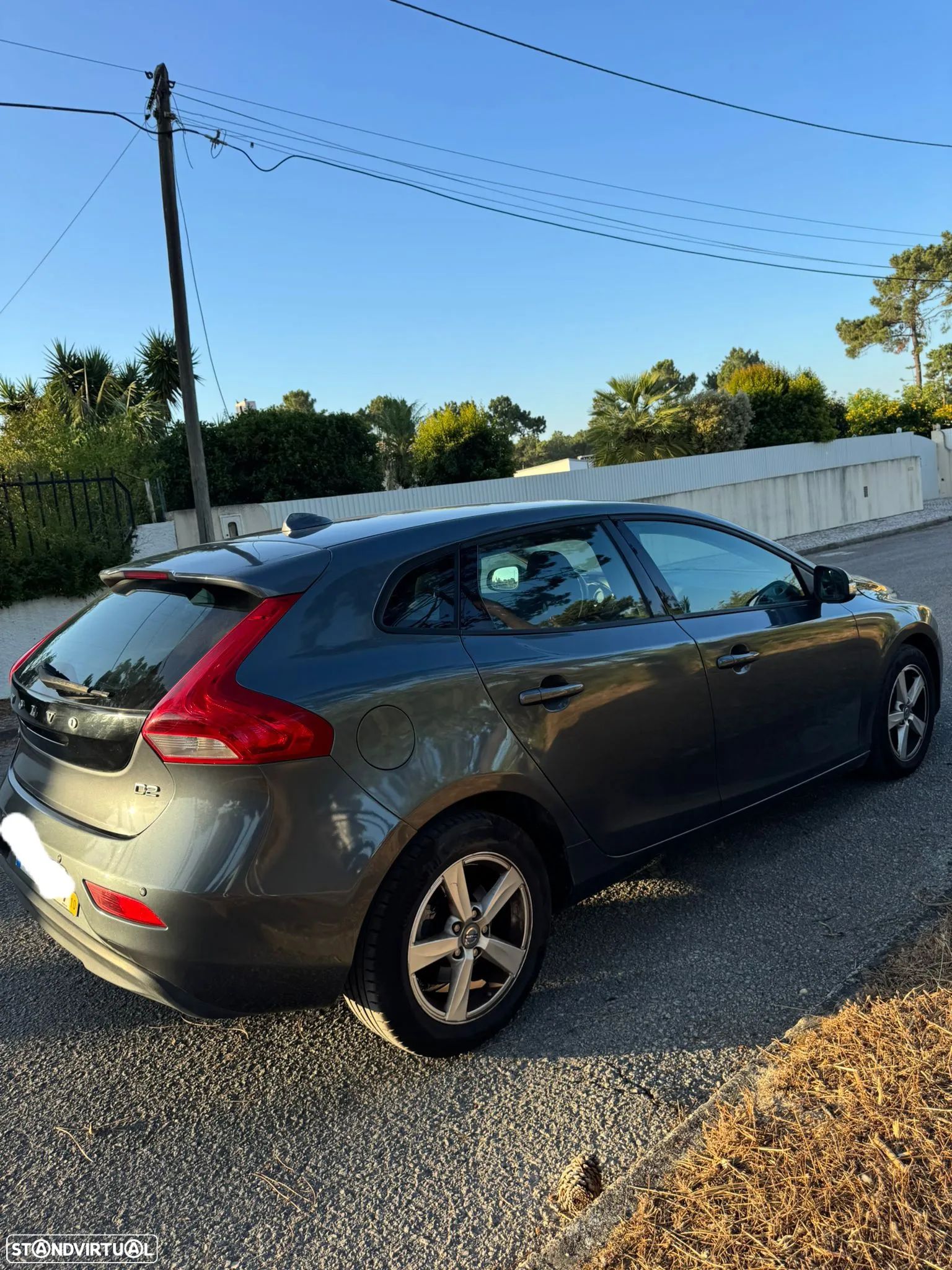 Volvo V40 1.6 D2 Eco Momentum - 1