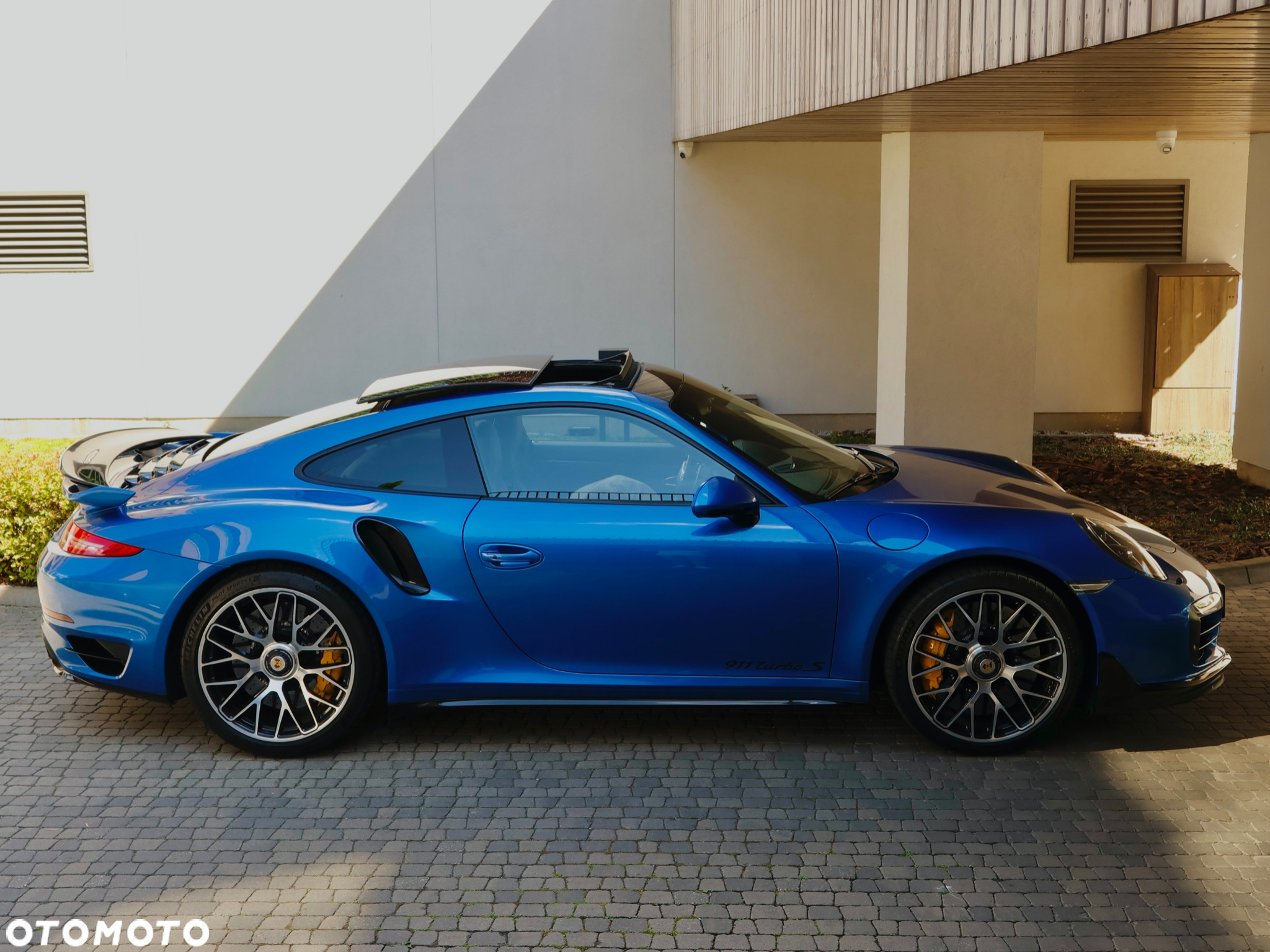 Porsche 911 Turbo S - 12