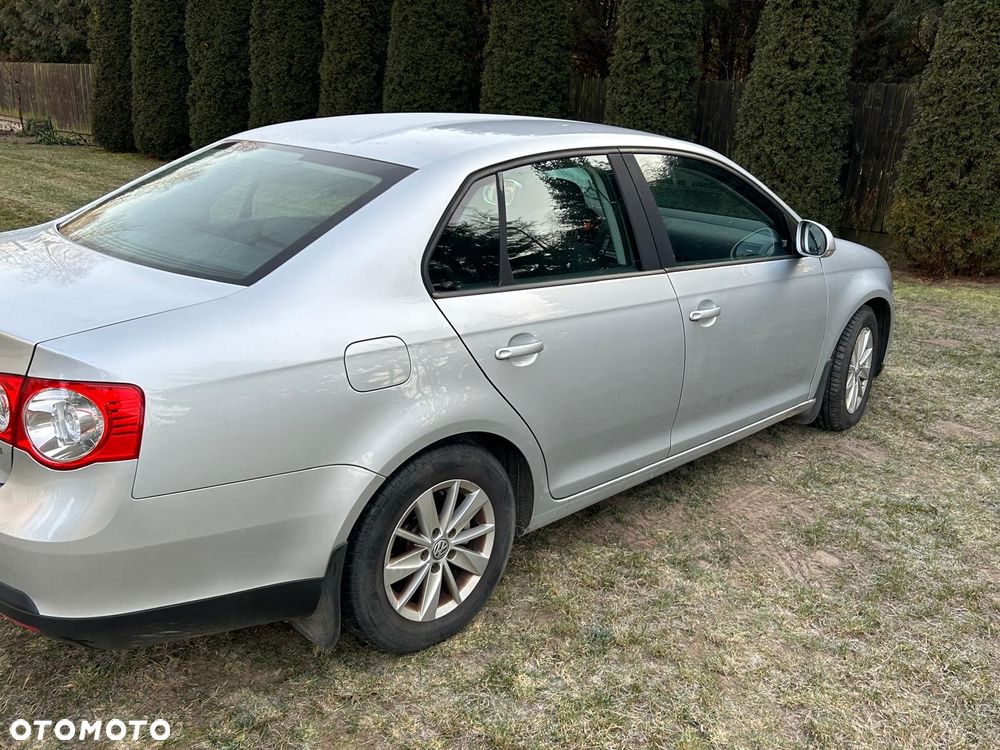 Volkswagen Jetta 1.9 TDI Comfortline - 3