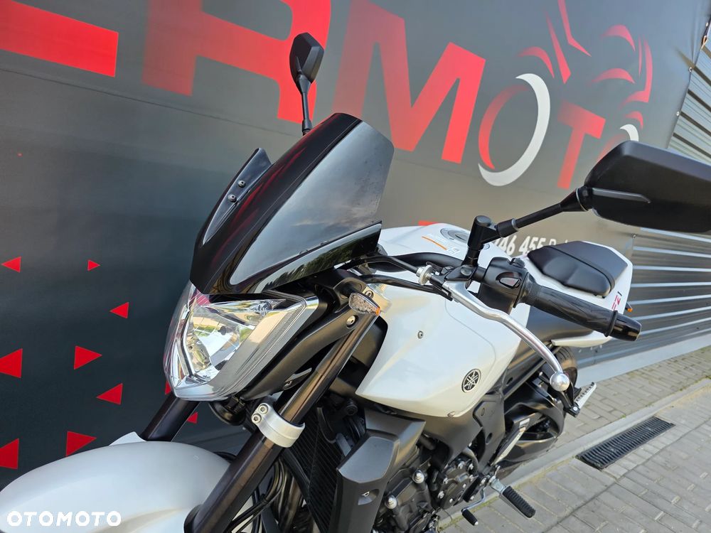 Yamaha FZ - 24