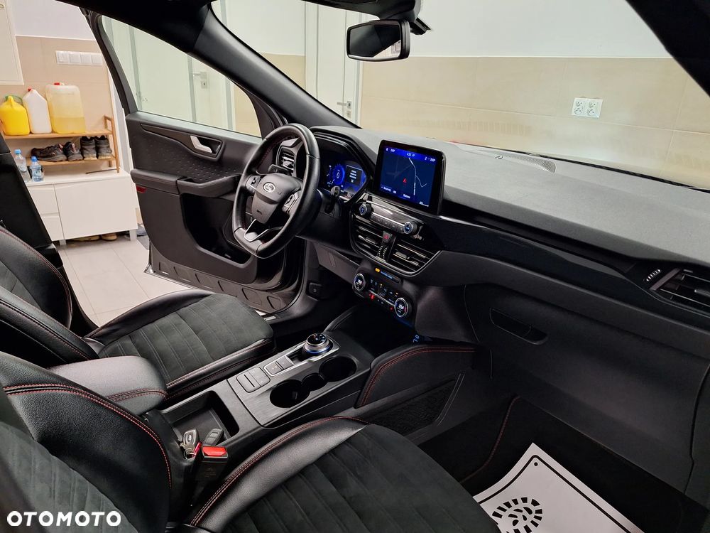 Ford Kuga - 28
