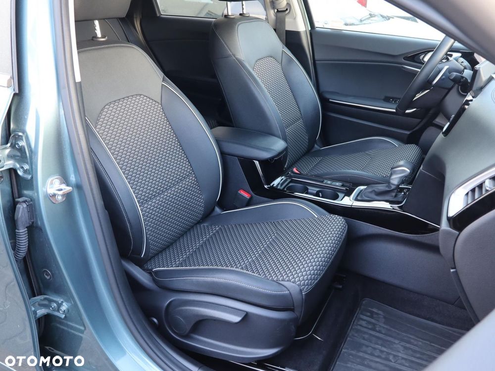 Kia Ceed - 10