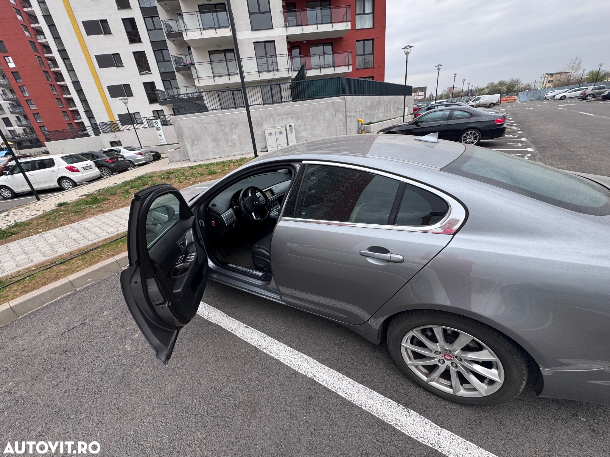 Jaguar XF 2.2D Luxury - 6