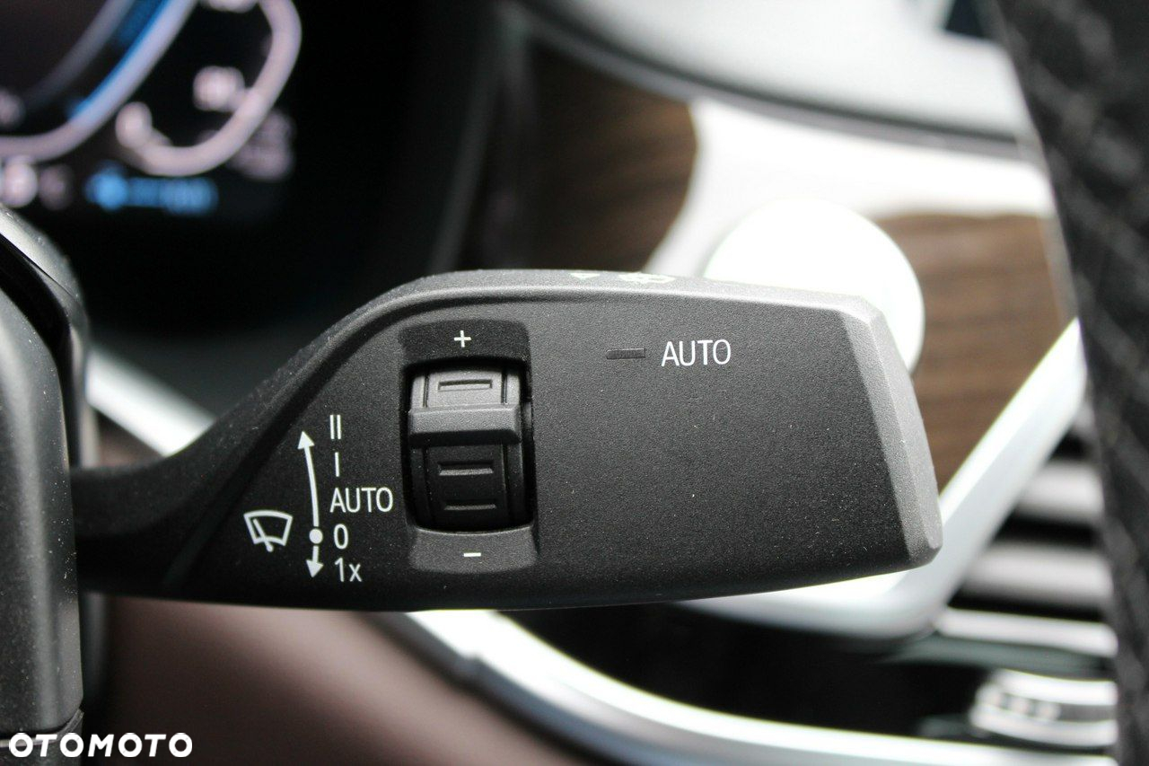BMW Seria 7 - 24
