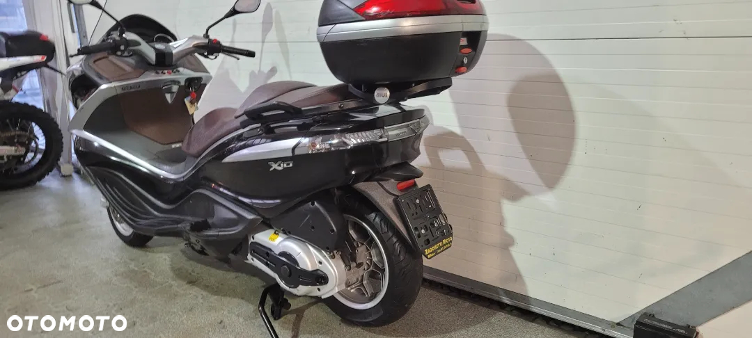 Piaggio X10 - 6