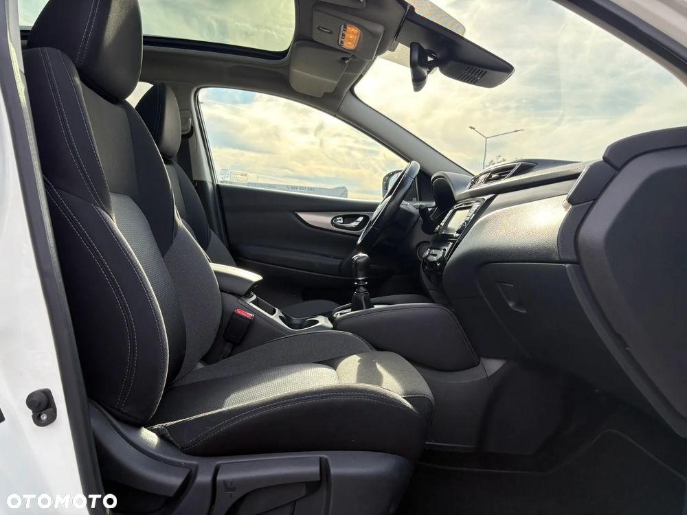 Nissan Qashqai 1.3 DIG-T N-Connecta - 25