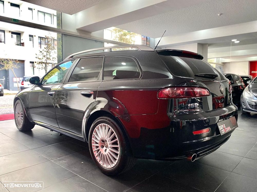 Alfa Romeo 159 Sportwagon 1.9 JTDm 16V Elegante - 10