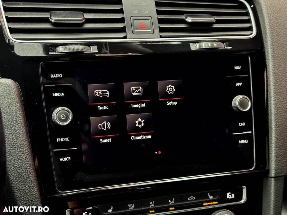 Volkswagen Golf - 21