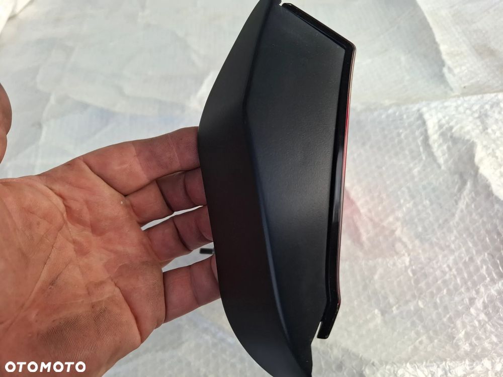 MG ZS EV ELEKTRYK 2021 LAMPA W KLAPE LEWY TYŁ TYLNA 10293791 10293793 - 2