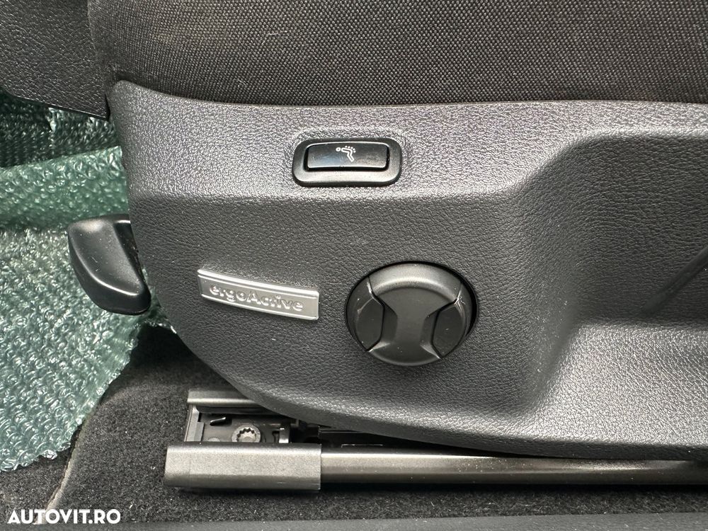 Volkswagen Golf 1.6 TDI Highline - 18