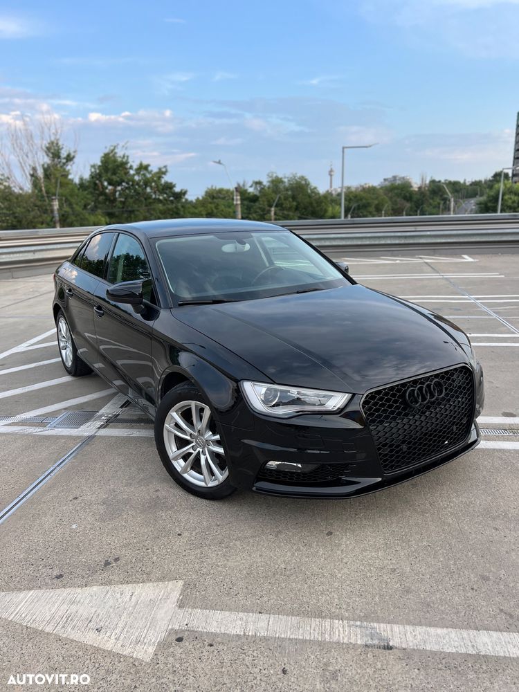 Audi A3 2.0 TDI Stronic Ambiente - 2