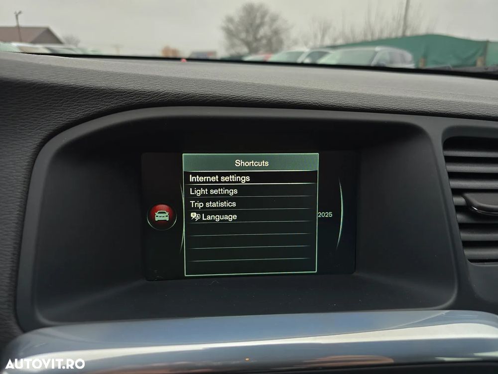 Volvo V60 D3 Geartronic Momentum - 30