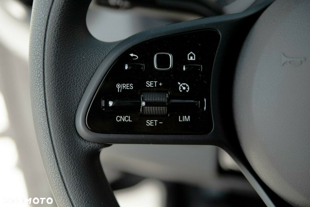 Mercedes-Benz Sprinter - 20