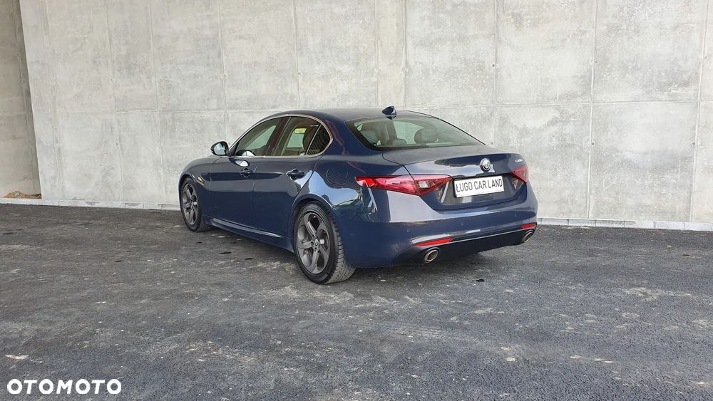 Alfa Romeo Giulia 2.2 AT8 Super - 3