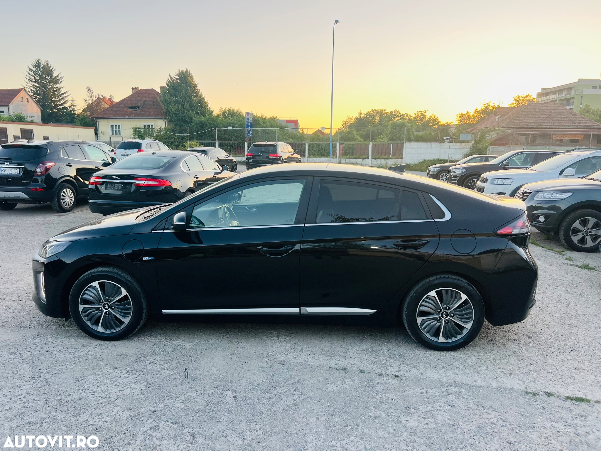 Hyundai IONIQ Plug-In Hybrid 1.6 141CP Exclusive - 13