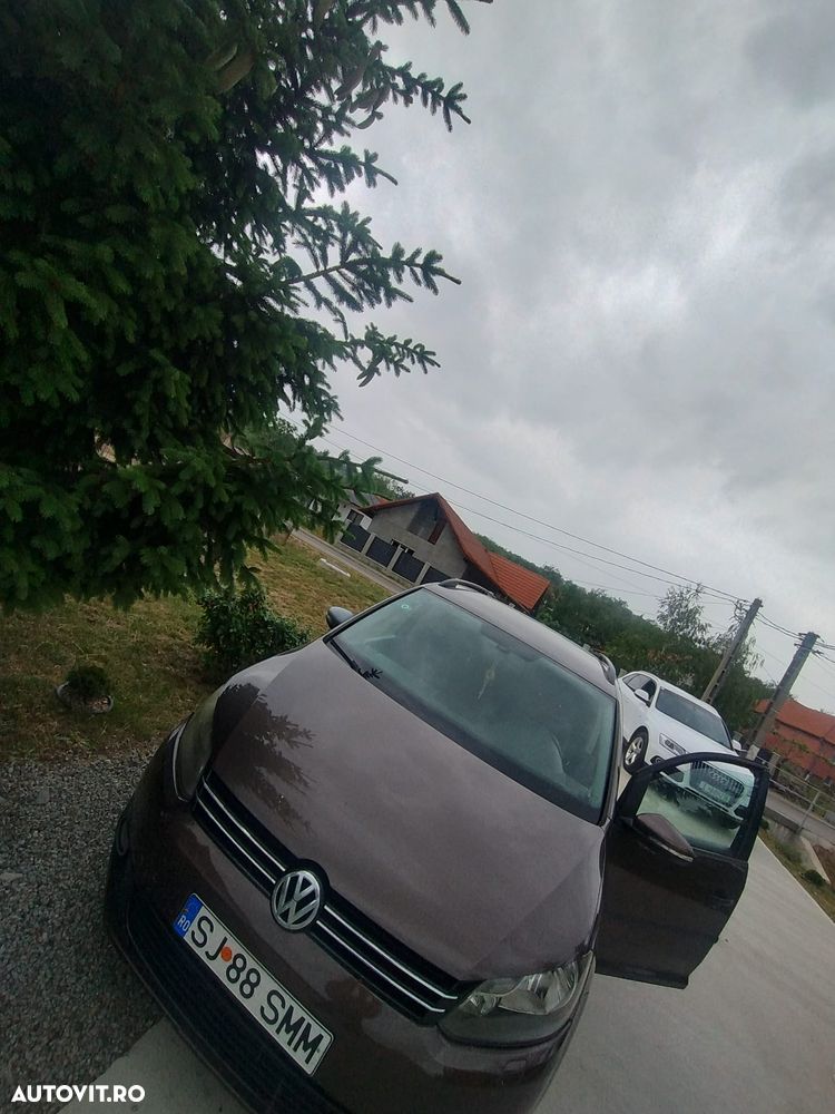 Volkswagen Touran 2.0 TDI DSG Highline - 2