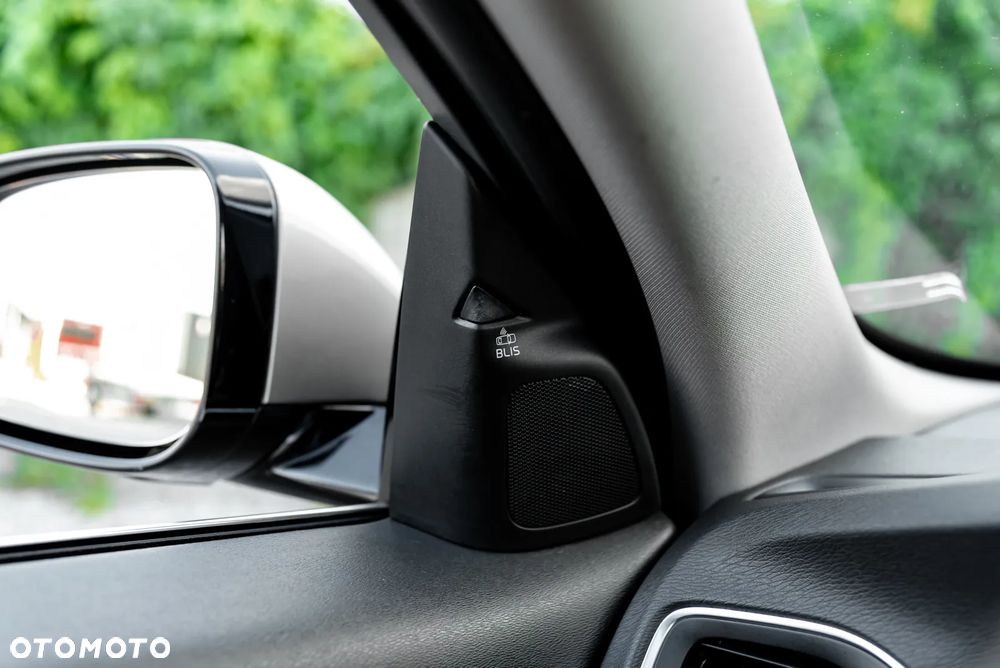 Volvo V60 D6 AWD Plug-in Hybrid Momentum - 39