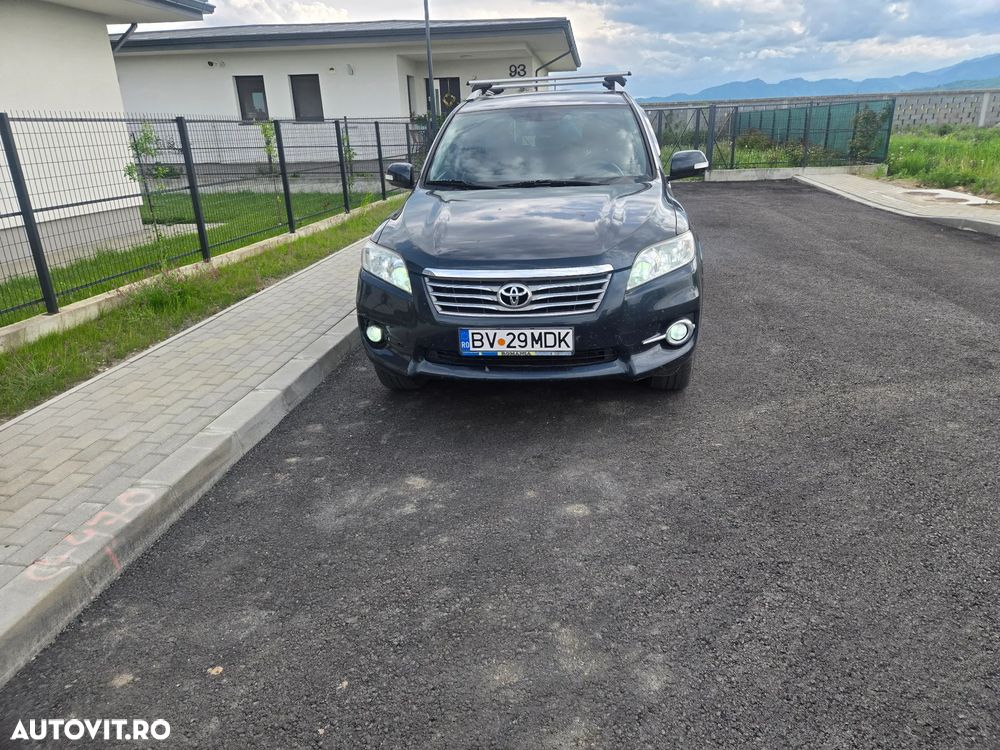 Toyota RAV4 2.2 D-4D Luxury - 5