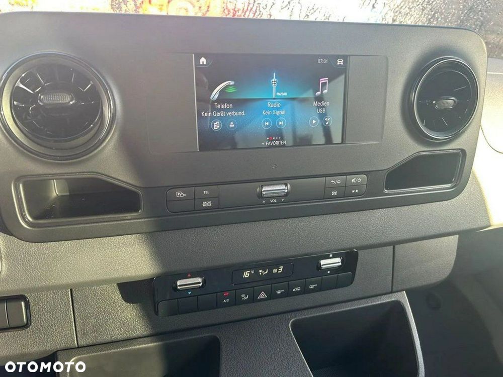 Mercedes-Benz Sprinter - 10