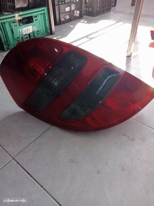 Farolim esquerdo Mercedes W169 - 1