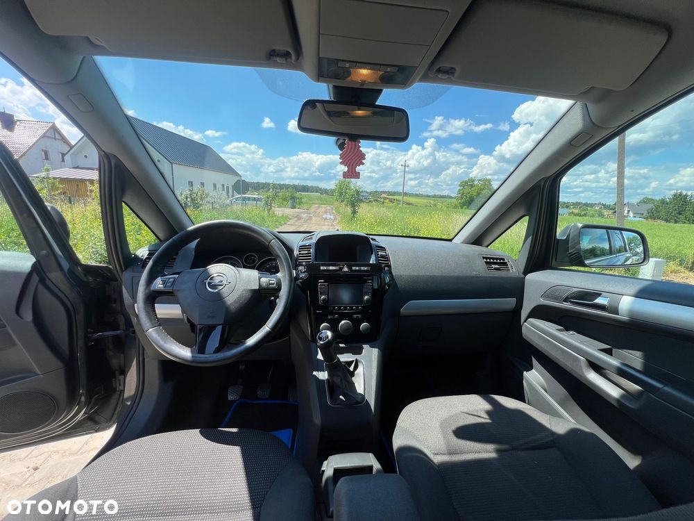 Opel Zafira - 10