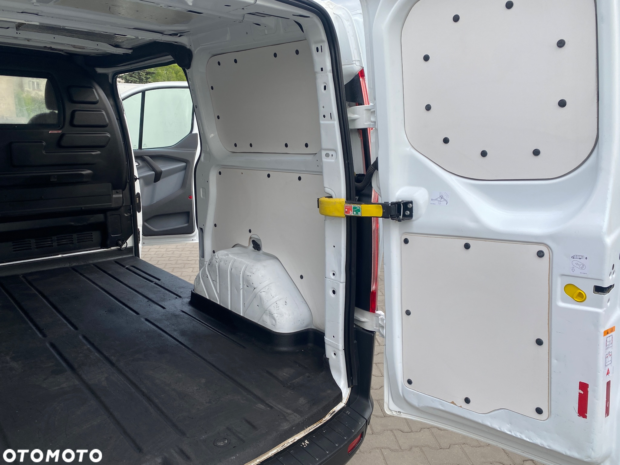 Ford TRANSIT CUSTOM - 29