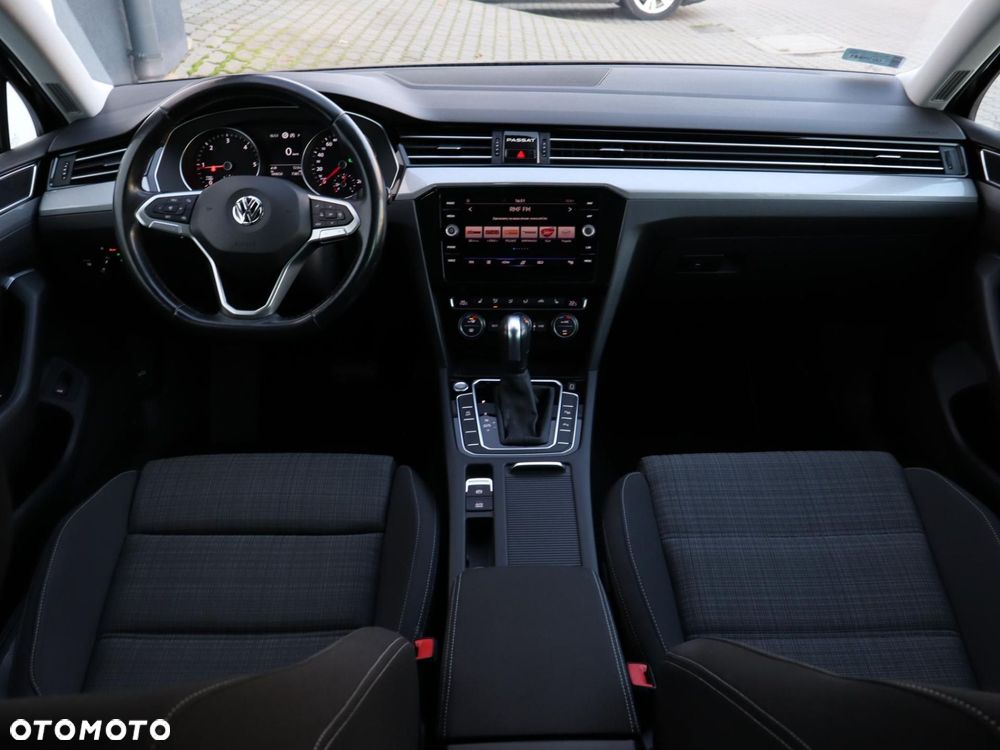 Volkswagen Passat - 8