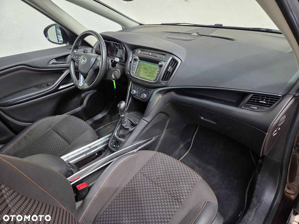 Opel Zafira - 10