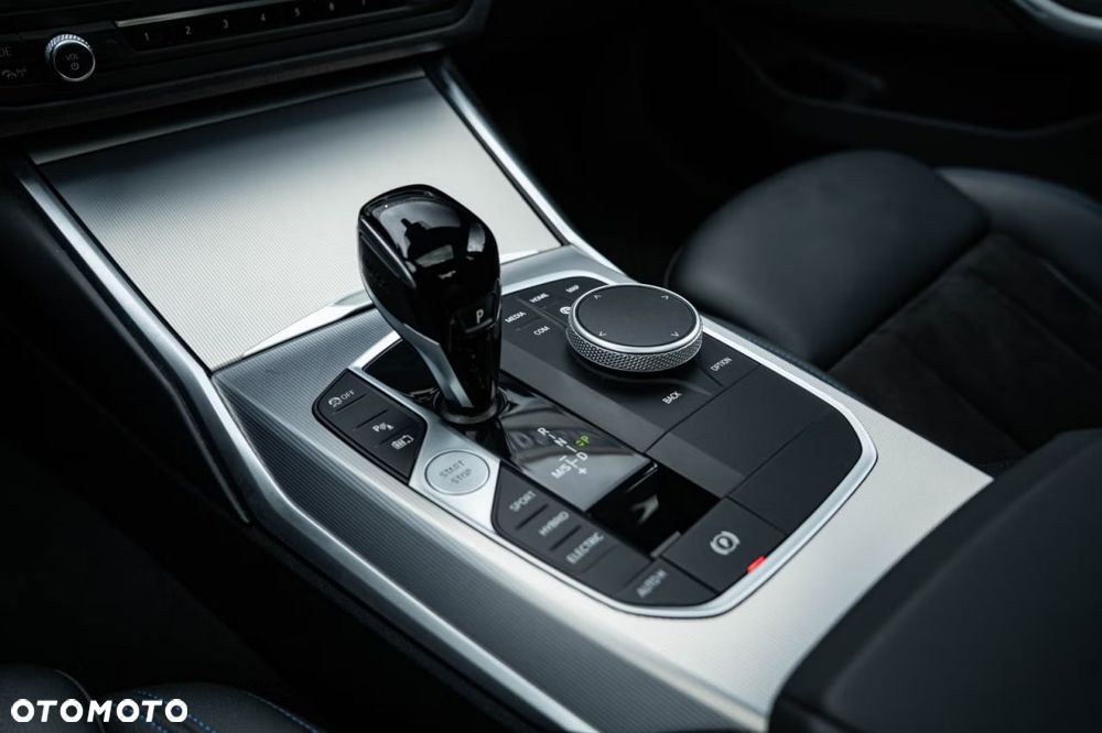 BMW Seria 3 330e xDrive - 20